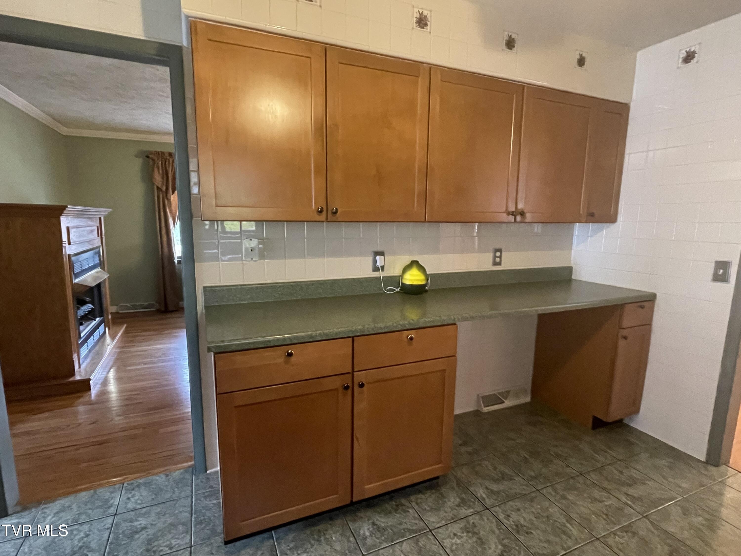 1977 Combs Rdg Road Honaker, VA 24260 - Photo 15 of 26 IMG_1330