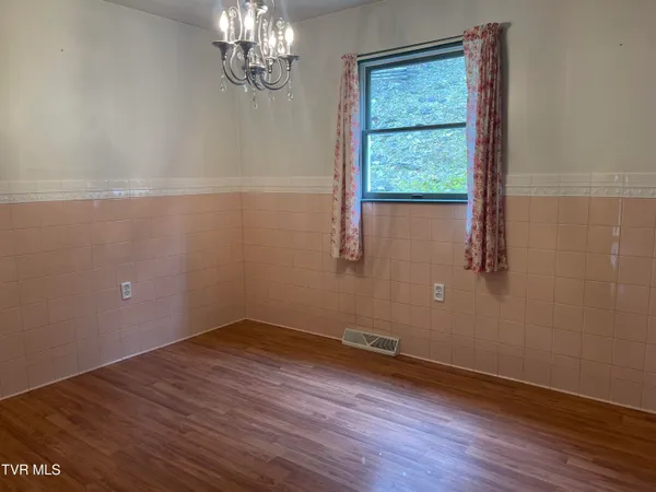 $185,000 | 1977 Combs Rdg Road, Honaker, VA 24260