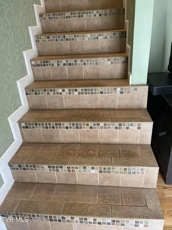 $185,000 | 1977 Combs Rdg Road, Honaker, VA 24260