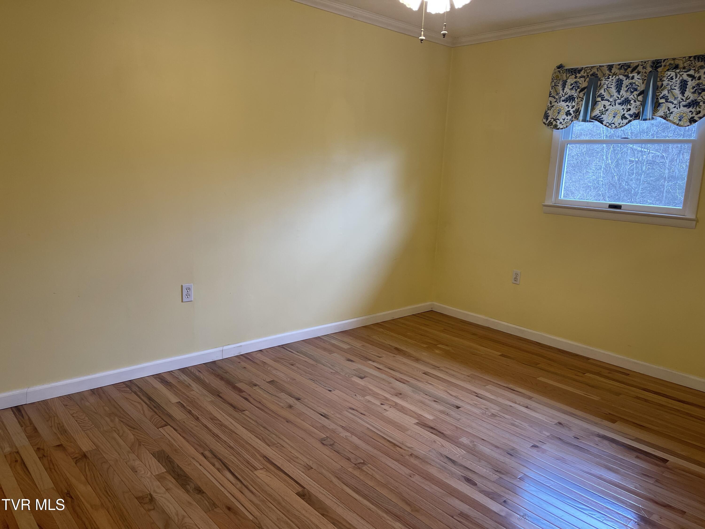 1977 Combs Rdg Road Honaker, VA 24260 - Photo 25 of 26 IMG_1315