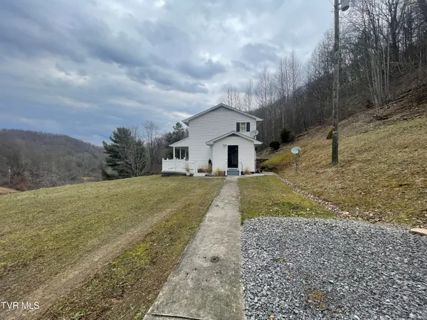 $185,000 | 1977 Combs Rdg Road, Honaker, VA 24260