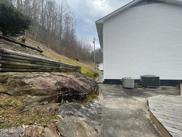 $185,000 | 1977 Combs Rdg Road, Honaker, VA 24260