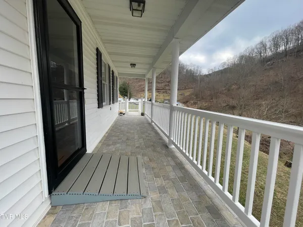 $185,000 | 1977 Combs Rdg Road, Honaker, VA 24260