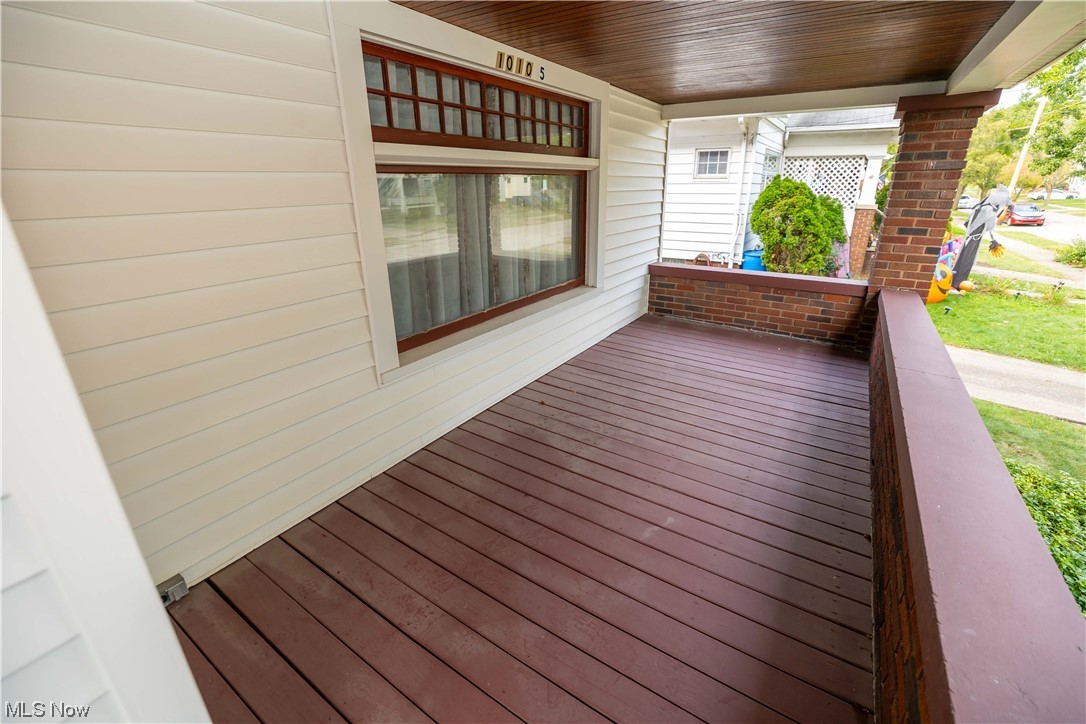 10105 Unity Avenue Cleveland, OH 44111 - Photo 25 of 35 View of deck