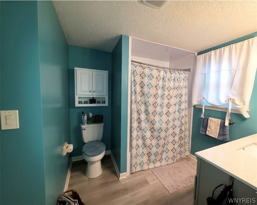 156 Hillpine Road Cheektowaga, NY 14227 - Photo 9 of 15 Upstairs Bath