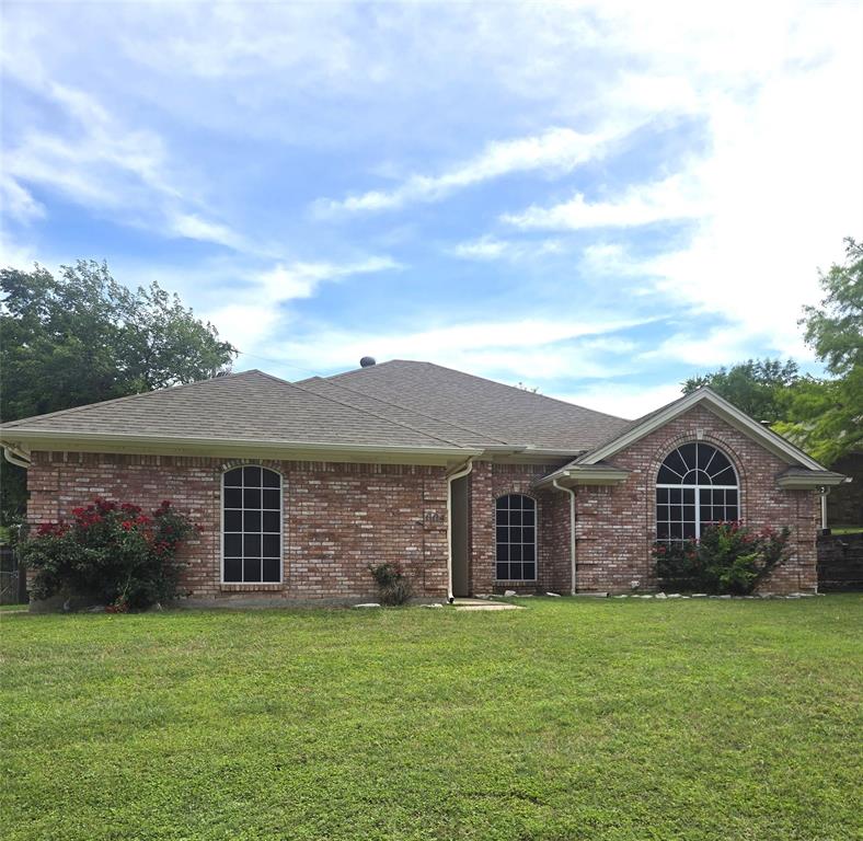 604 Valleyridge Court Decatur, TX 76234 - Photo 3 of 23 Seller is offering up to 10,000 seller concessions on this beautiful 4 bedroom, 2 bathroom home with large front and back yard!