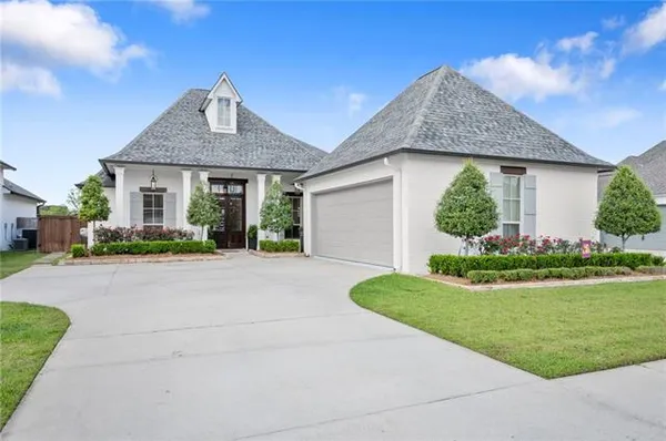 $4,000 | 17363 Fox Glove Avenue, Prairieville, LA 70769