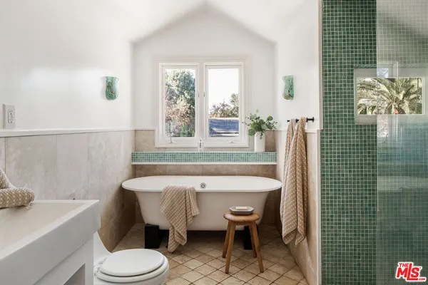 $2,499,000 | 2107 Santa Rosa Avenue, Altadena, CA 91001