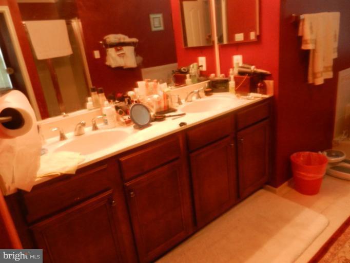 2312 Manor Spring Terrace Silver Spring, MD 20906 - Photo 19 of 29 Bath (Master)