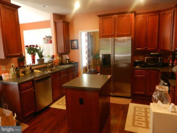 2312 Manor Spring Terrace Silver Spring, MD 20906 - Photo 22 of 29 Kitchen