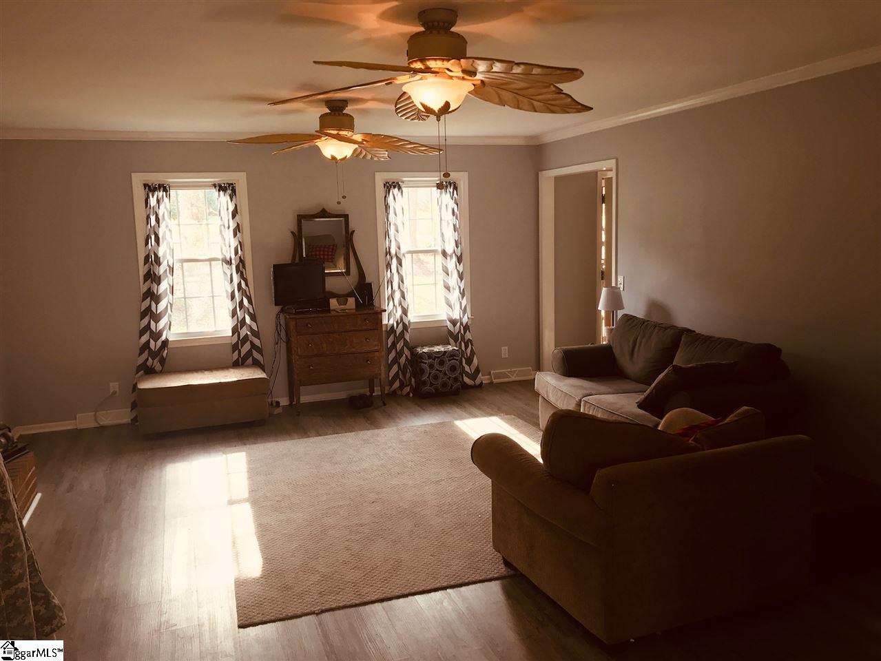 106 Berry Road Greer, SC 29650 - Photo 6 of 16 Gallery Image 6