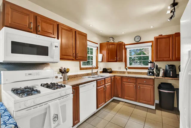 $399,900 | 4100 West Edgerton Avenue, Greenfield, WI 53221