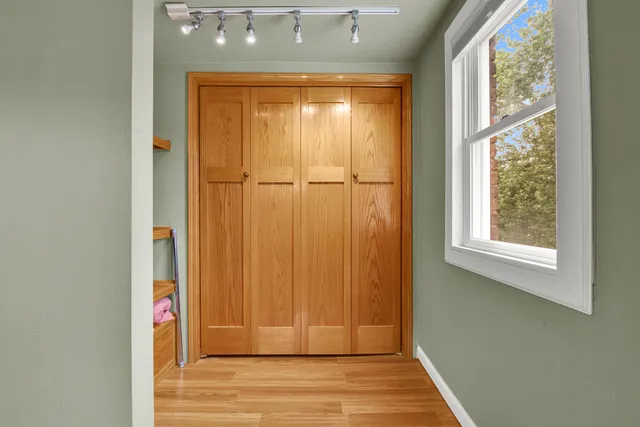 $399,900 | 4100 West Edgerton Avenue, Greenfield, WI 53221