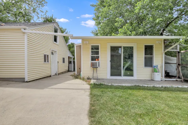 $399,900 | 4100 West Edgerton Avenue, Greenfield, WI 53221