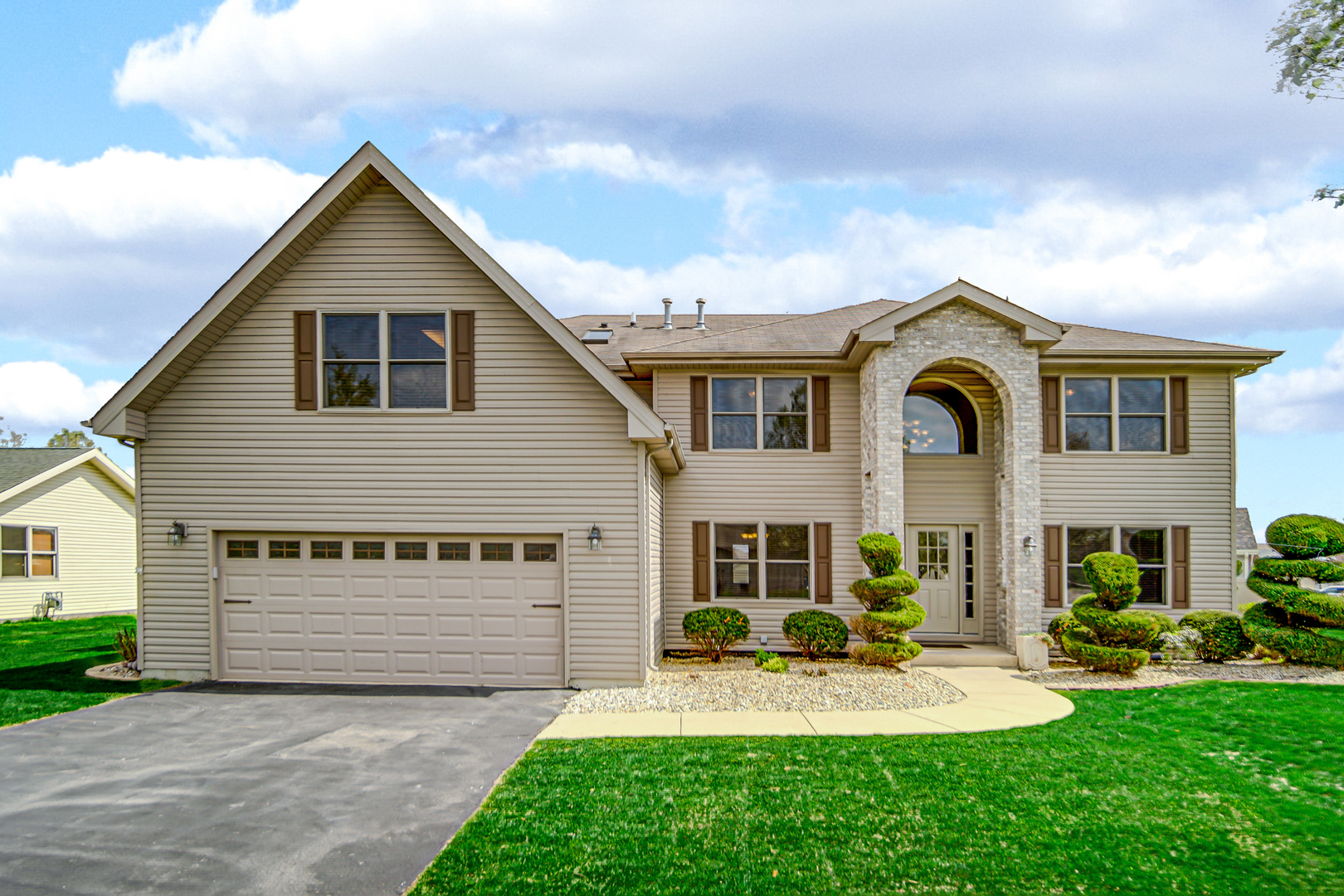 1850 Robert Drive Bourbonnais, IL 60914 - Photo 2 of 33