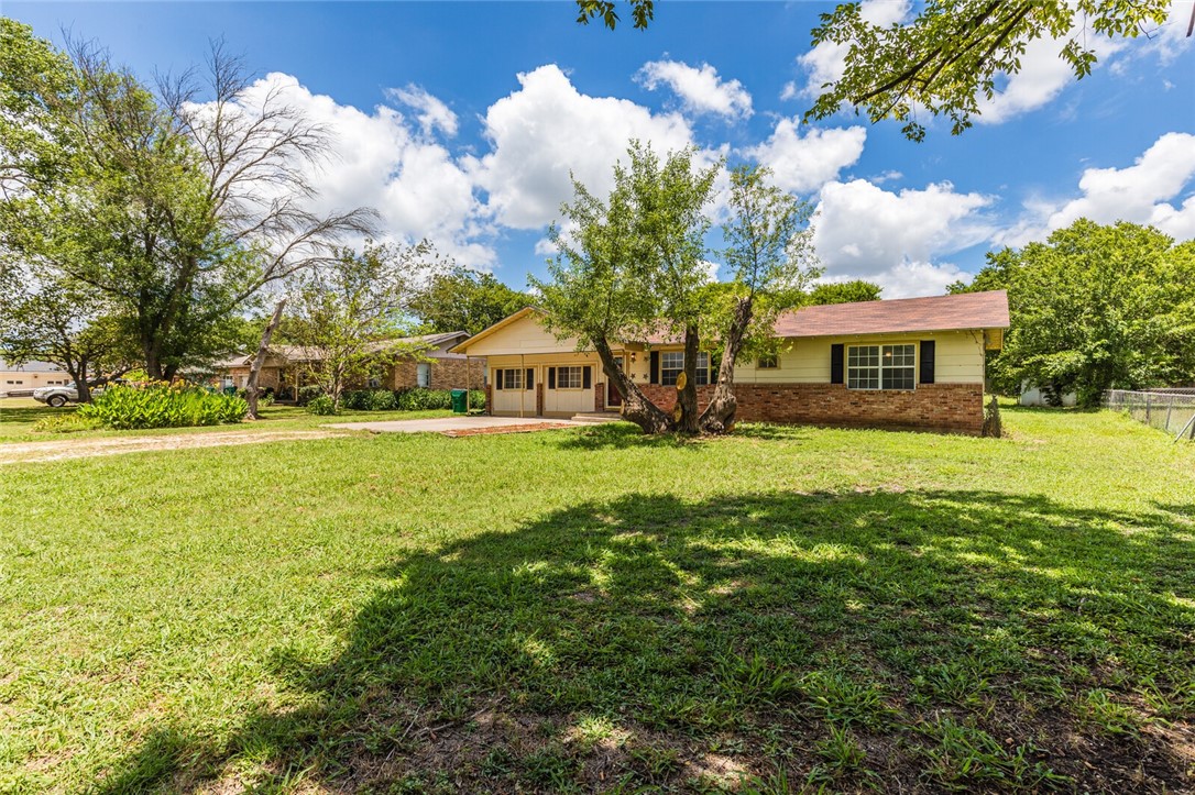 704 4th Street Eddy, TX 76524 - Photo 3 of 26