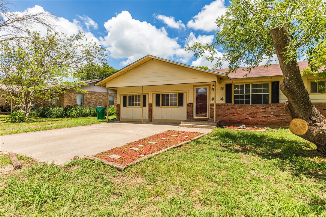 704 4th Street Eddy, TX 76524 - Photo 4 of 26