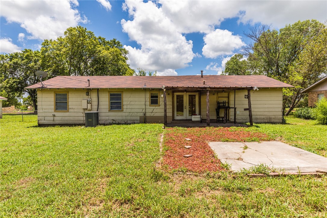 704 4th Street Eddy, TX 76524 - Photo 10 of 26