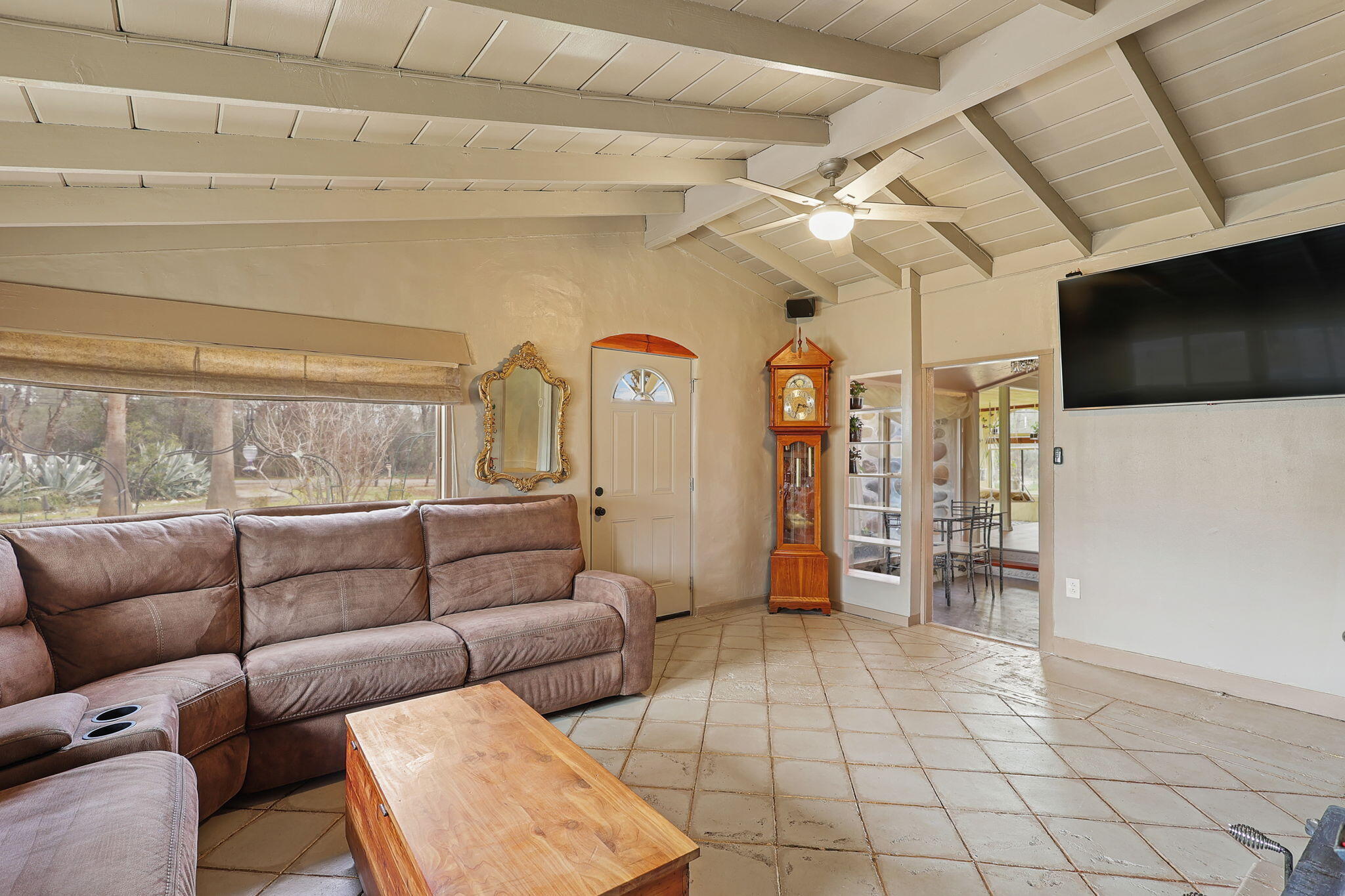 7058 Happy Valley Road Anderson, CA 96007 - Photo 7 of 38 Living Room