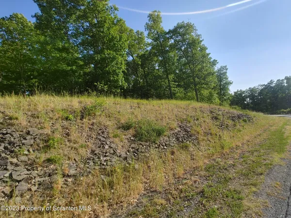 $98,150 | 83 Scenicview, Dallas, PA 18612