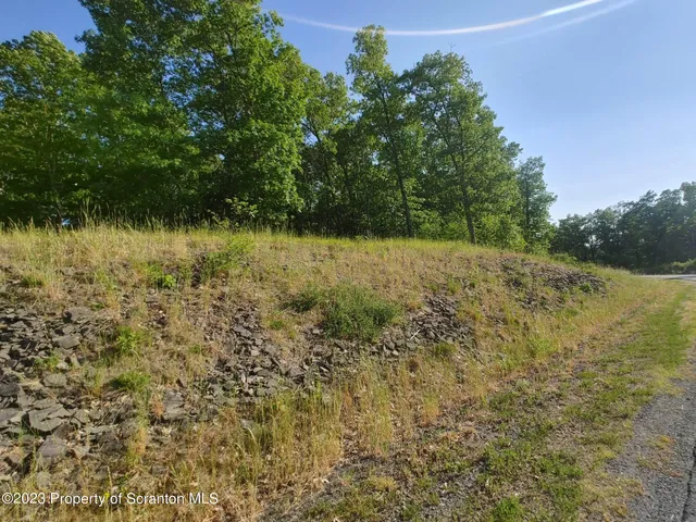 $98,150 | 83 Scenicview, Dallas, PA 18612