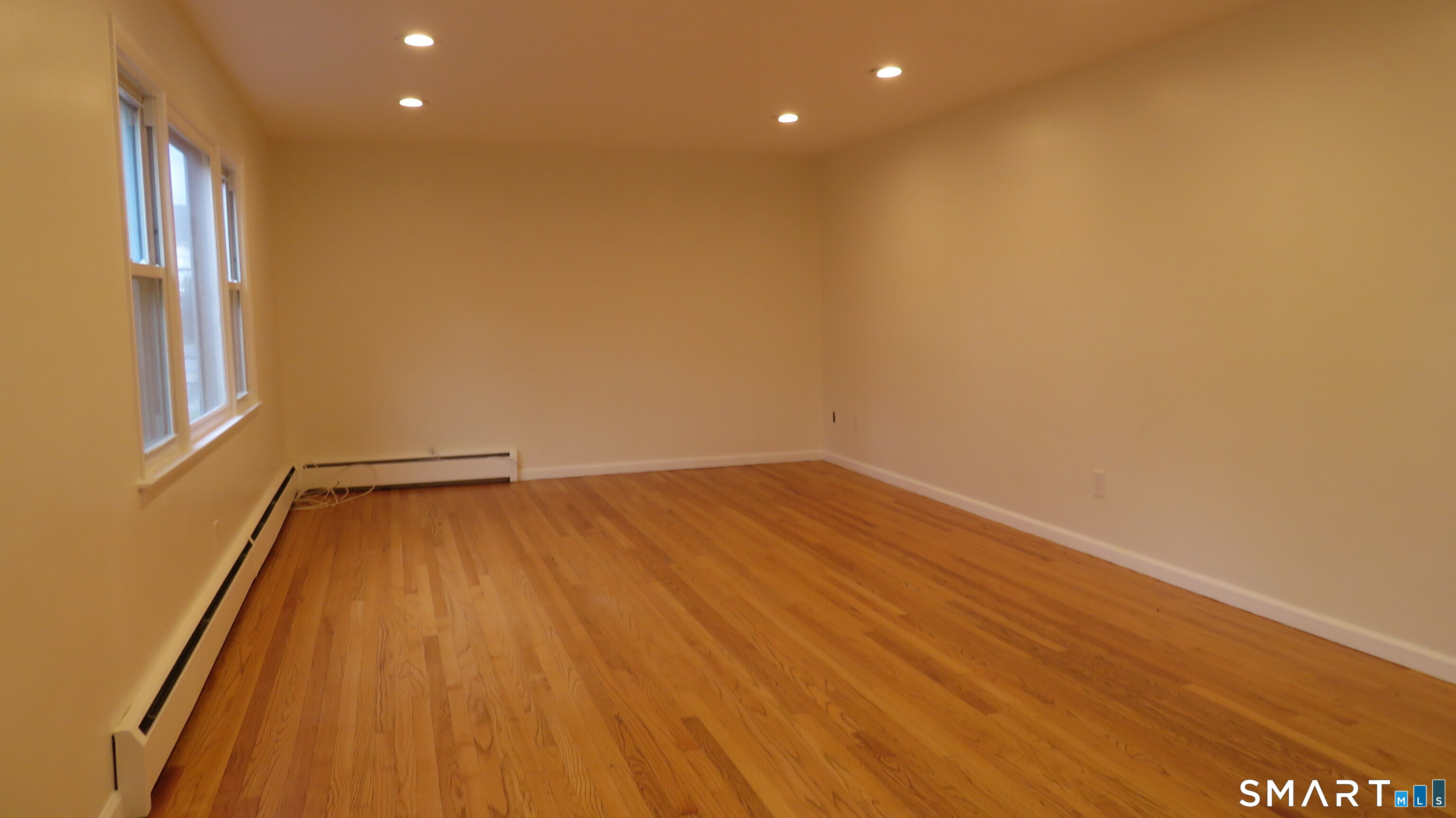 24 Congress Street Stamford, CT 06902 - Photo 8 of 11 Living Room