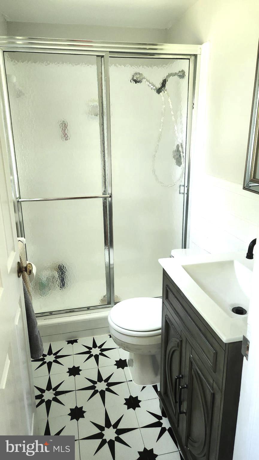 2703 Elnora Street Silver Spring, MD 20902 - Photo 15 of 57 Owners' Full Bath