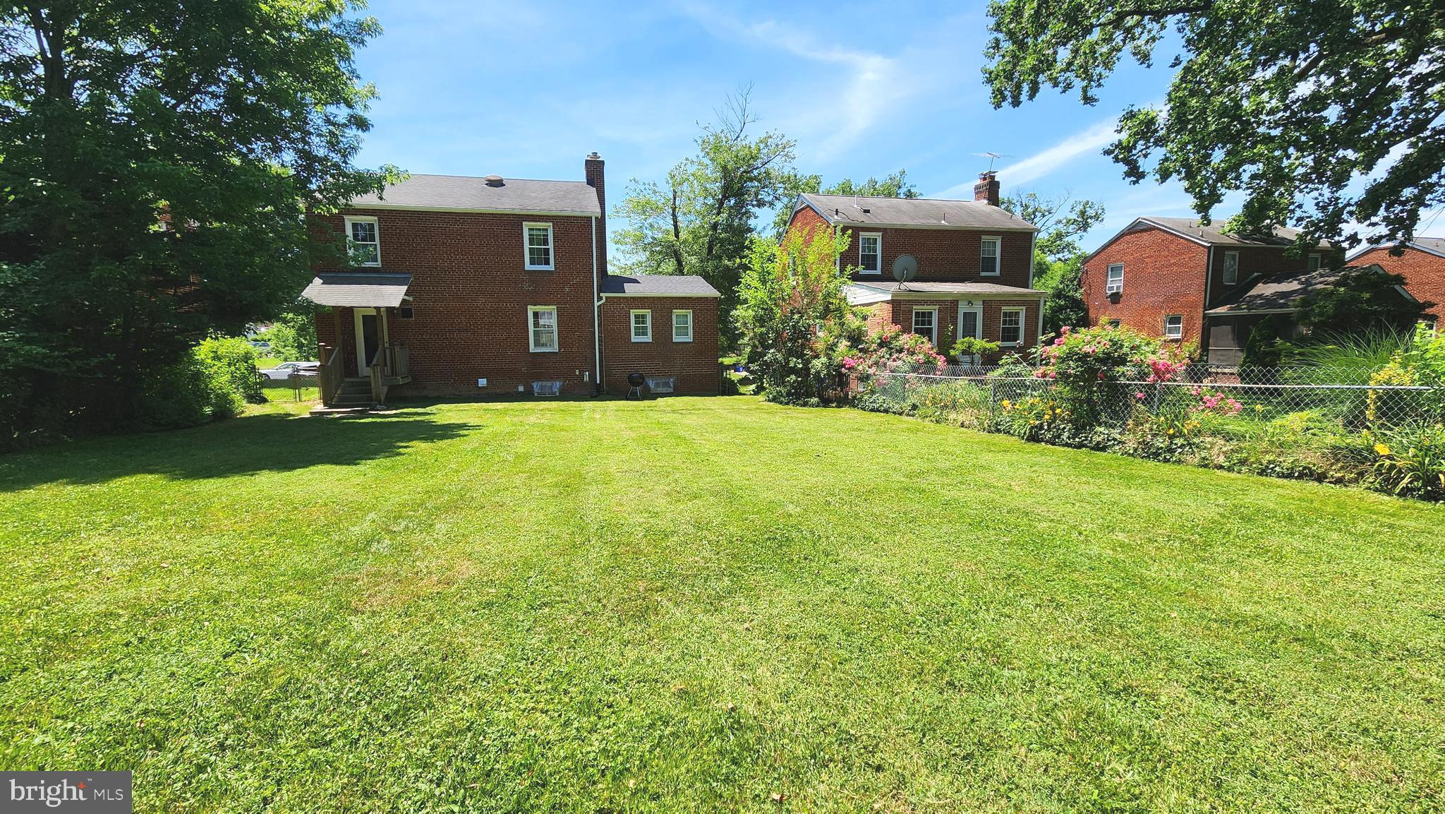 2703 Elnora Street Silver Spring, MD 20902 - Photo 38 of 57 Welcoming Yard
