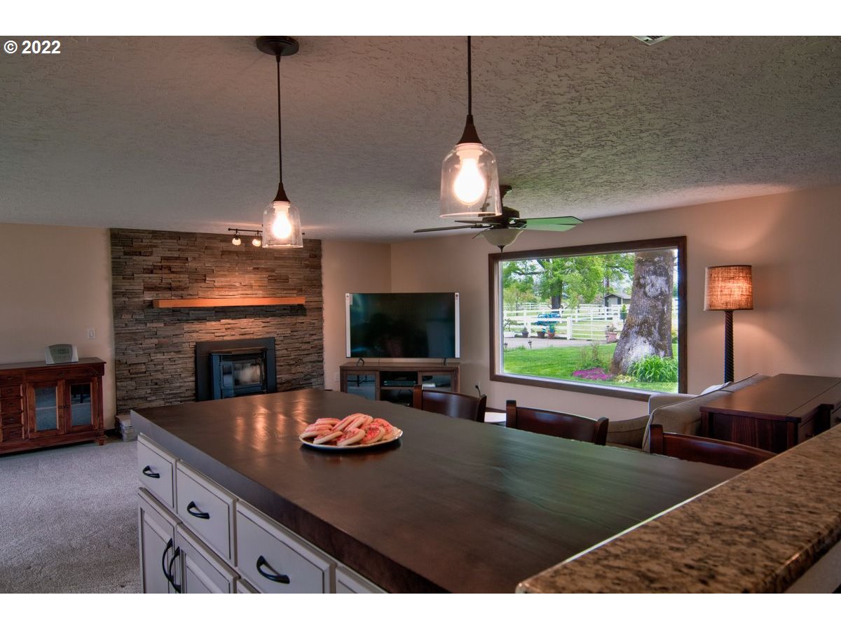 5735 Southwest Spring Hill Road Gaston, OR 97119 - Photo 13 of 32