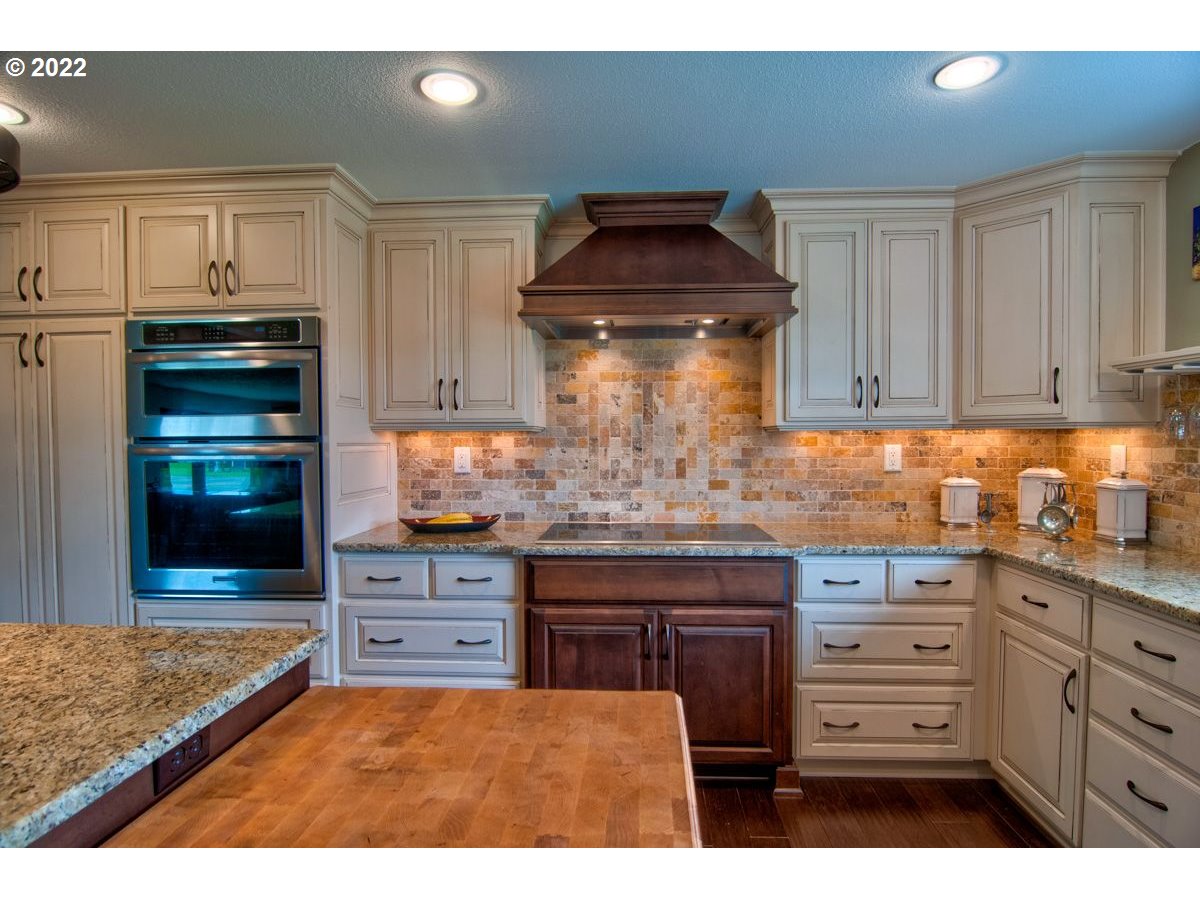 5735 Southwest Spring Hill Road Gaston, OR 97119 - Photo 15 of 32