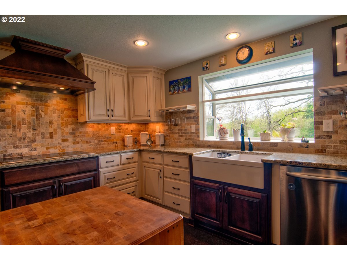 5735 Southwest Spring Hill Road Gaston, OR 97119 - Photo 16 of 32