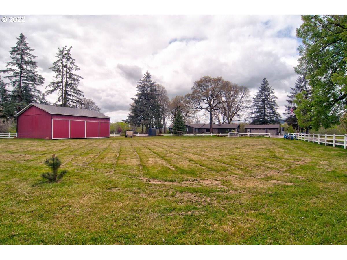 5735 Southwest Spring Hill Road Gaston, OR 97119 - Photo 25 of 32