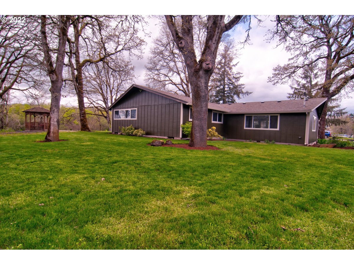 5735 Southwest Spring Hill Road Gaston, OR 97119 - Photo 31 of 32