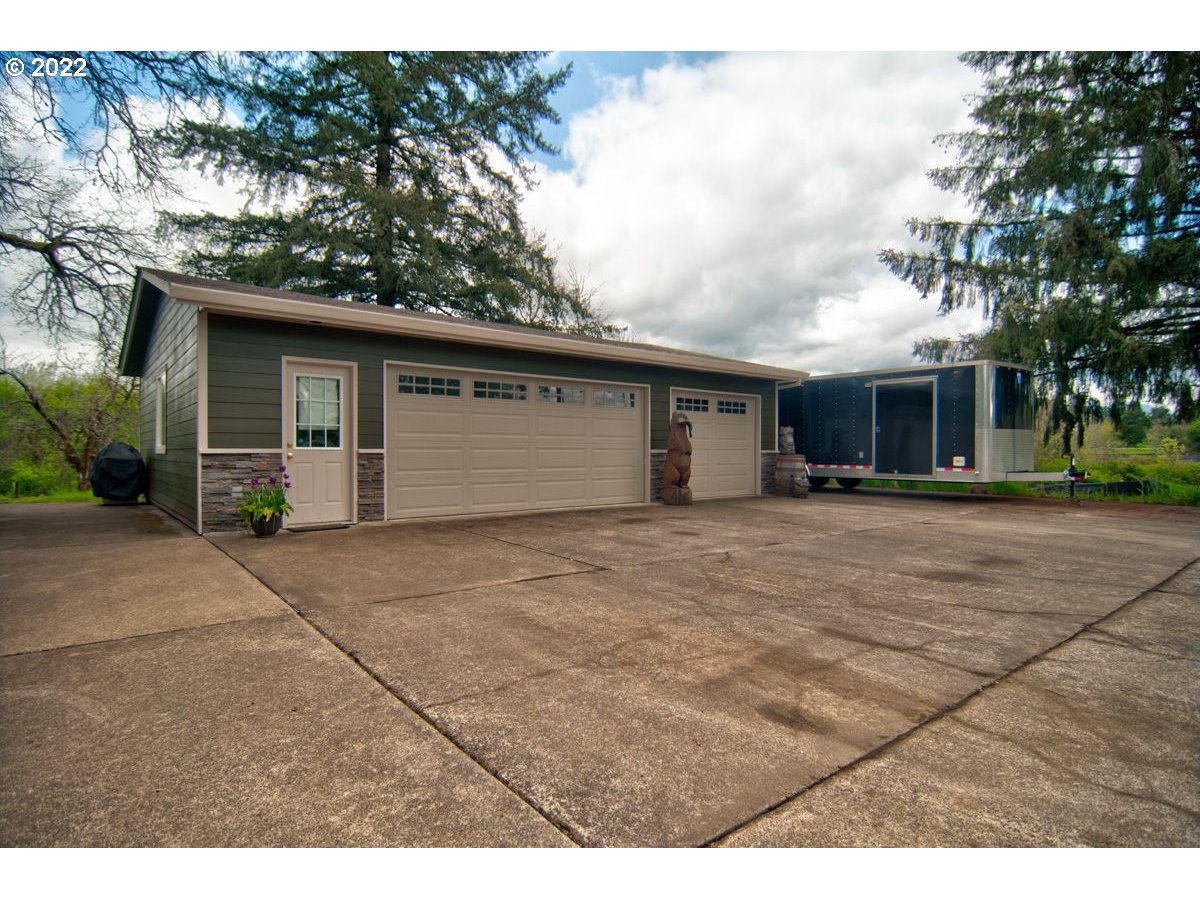 5735 Southwest Spring Hill Road Gaston, OR 97119 - Photo 4 of 32