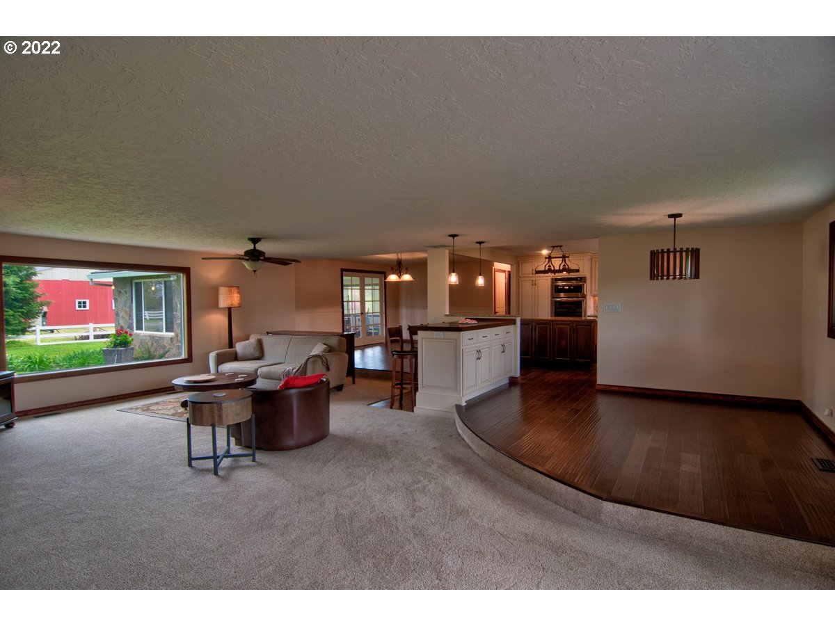 5735 Southwest Spring Hill Road Gaston, OR 97119 - Photo 10 of 32