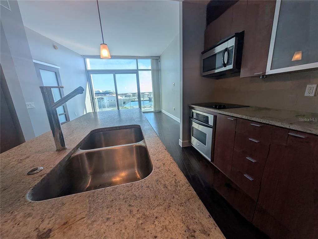 912 Channelside Drive, Unit 2803 Tampa, FL 33602 - Photo 5 of 19