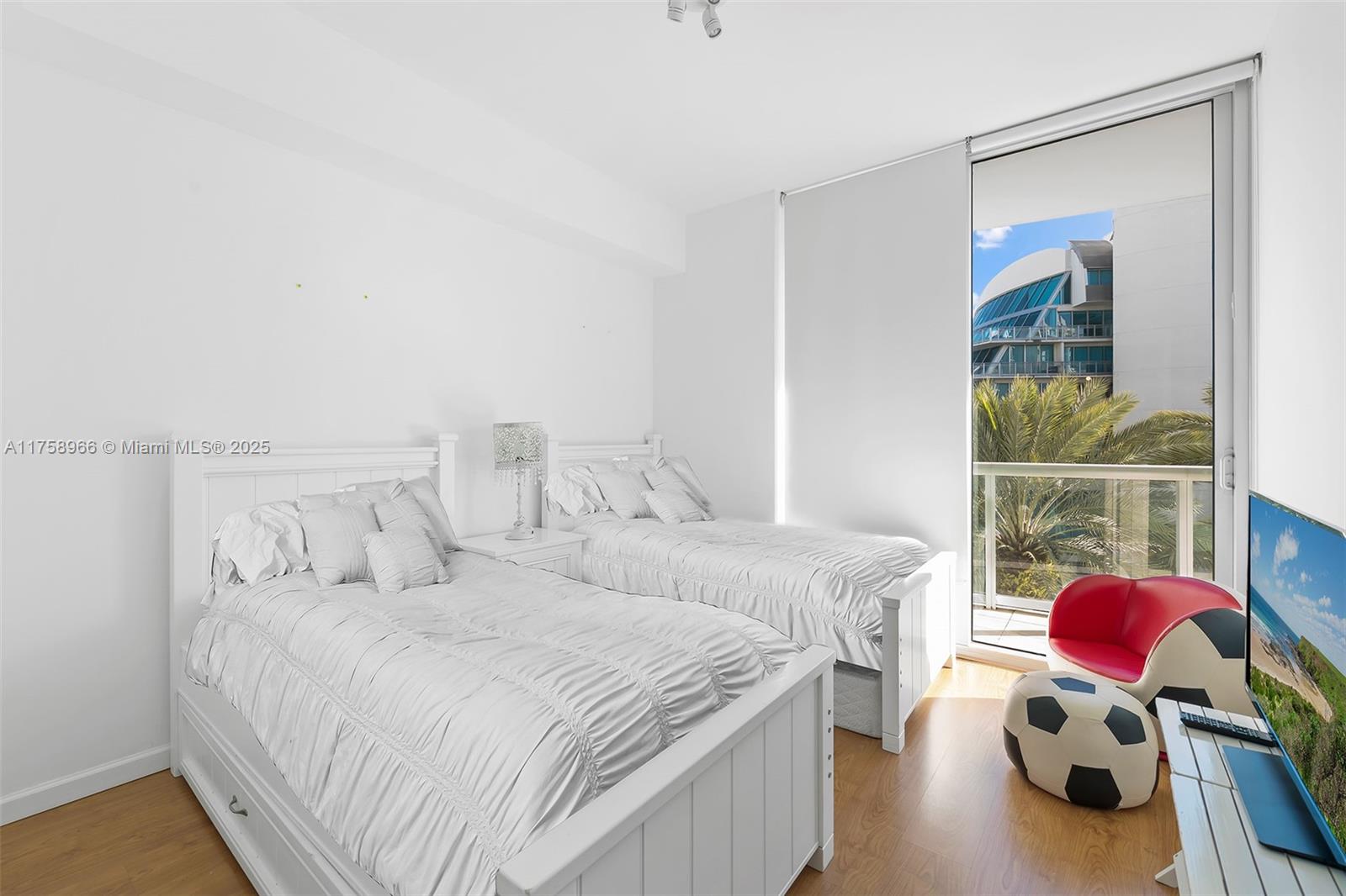 3131 Northeast 188th Street, Unit 1508 Aventura, FL 33180 - Photo 16 of 42 2nd bedroom