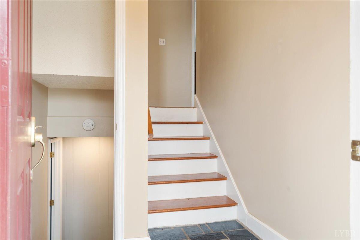 122 Pearson Drive Rustburg, VA 24588 - Photo 15 of 45