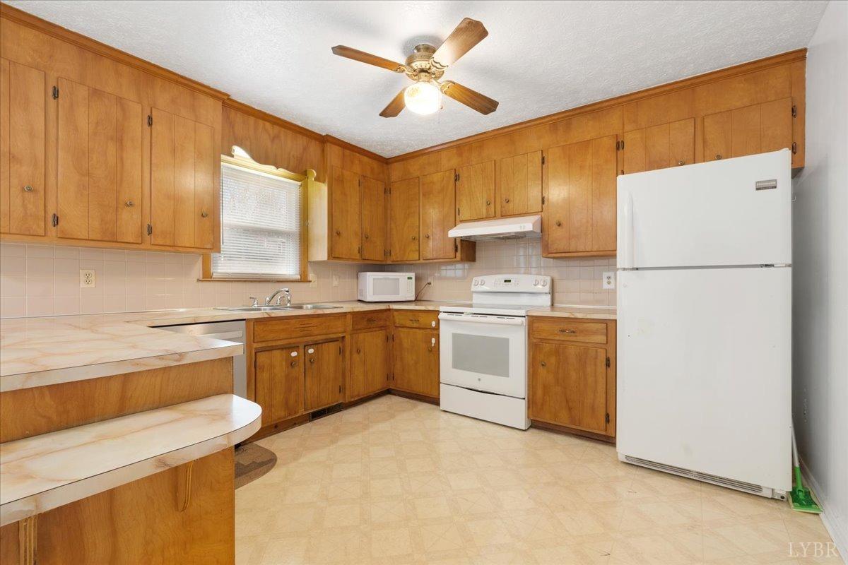 122 Pearson Drive Rustburg, VA 24588 - Photo 27 of 45