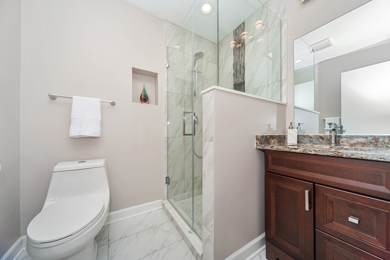 8515 East Prairie Road Skokie, IL 60076 - Photo 12 of 19