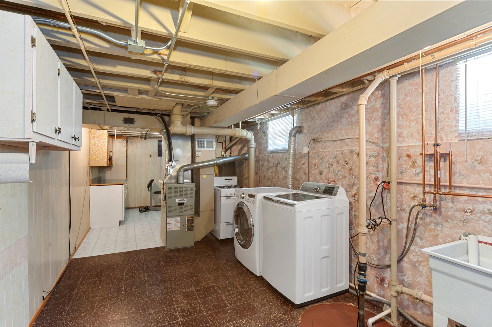 8515 East Prairie Road Skokie, IL 60076 - Photo 17 of 19