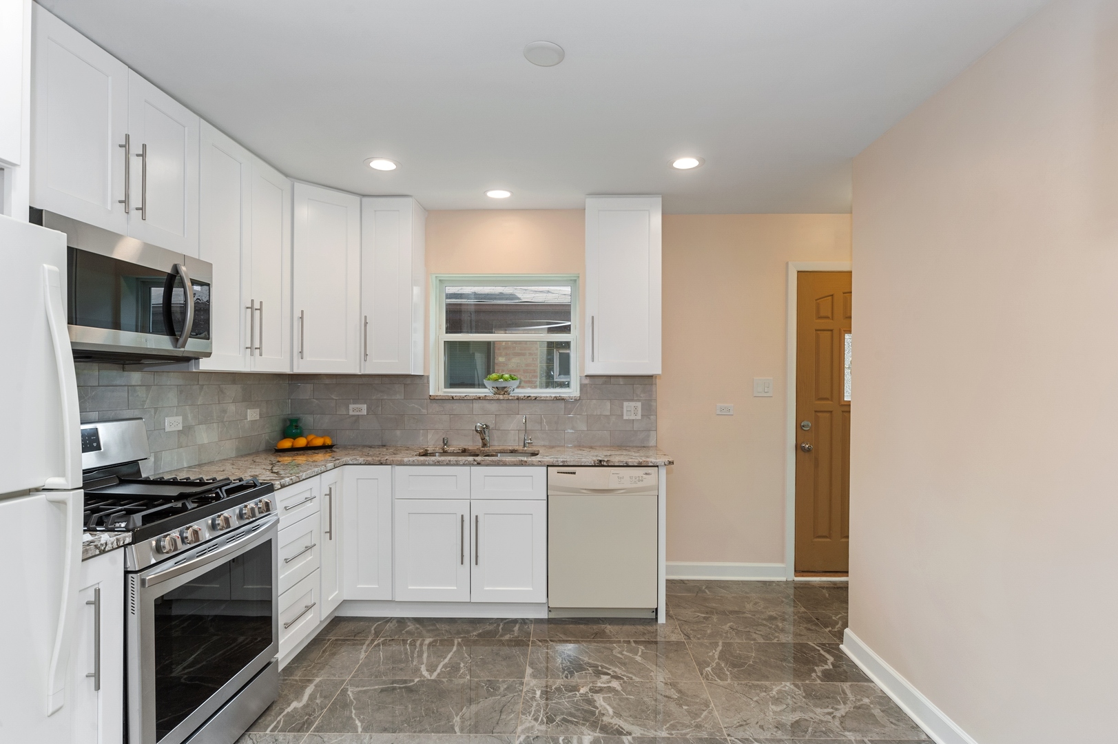 8515 East Prairie Road Skokie, IL 60076 - Photo 6 of 19