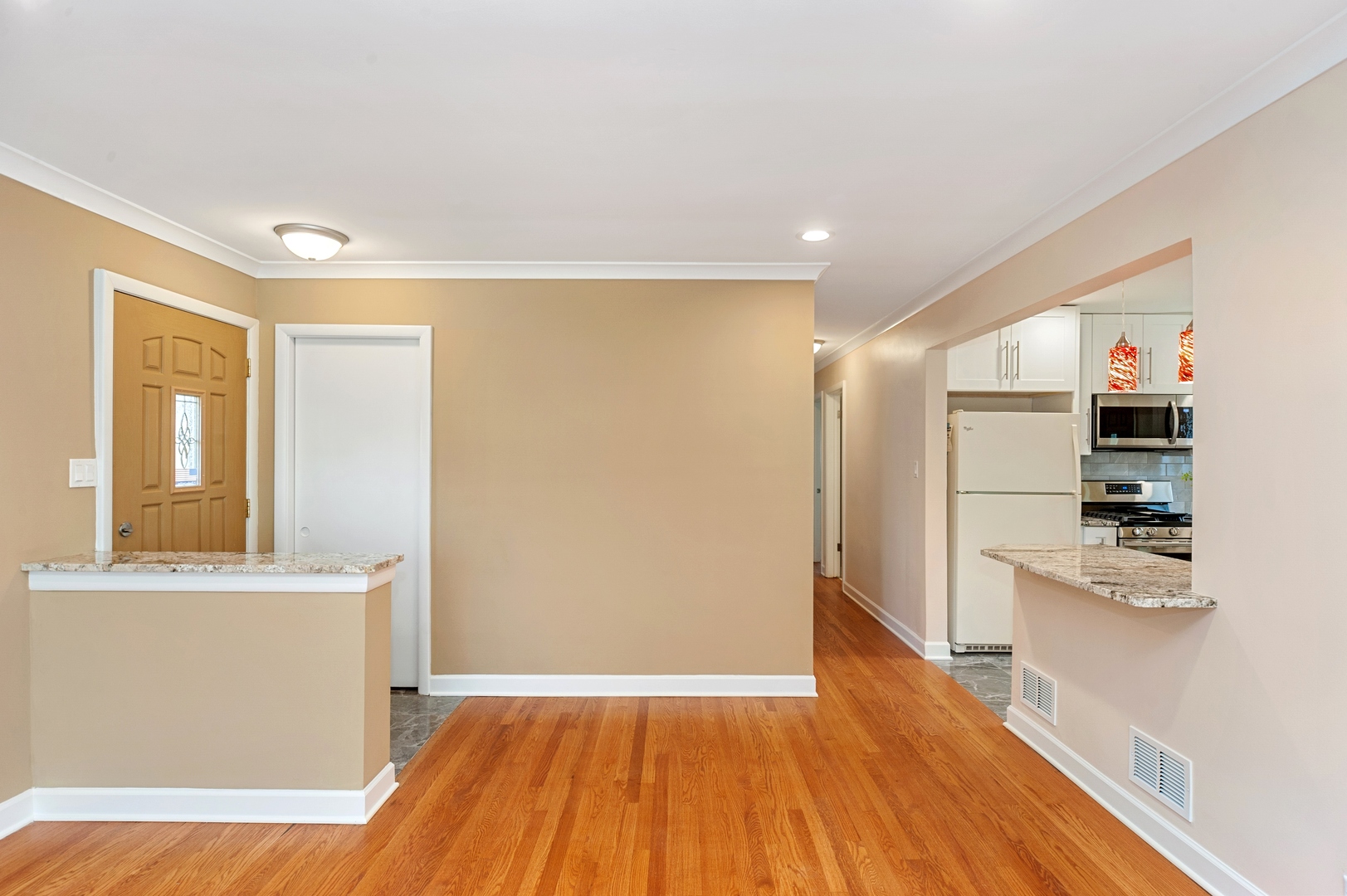 8515 East Prairie Road Skokie, IL 60076 - Photo 8 of 19