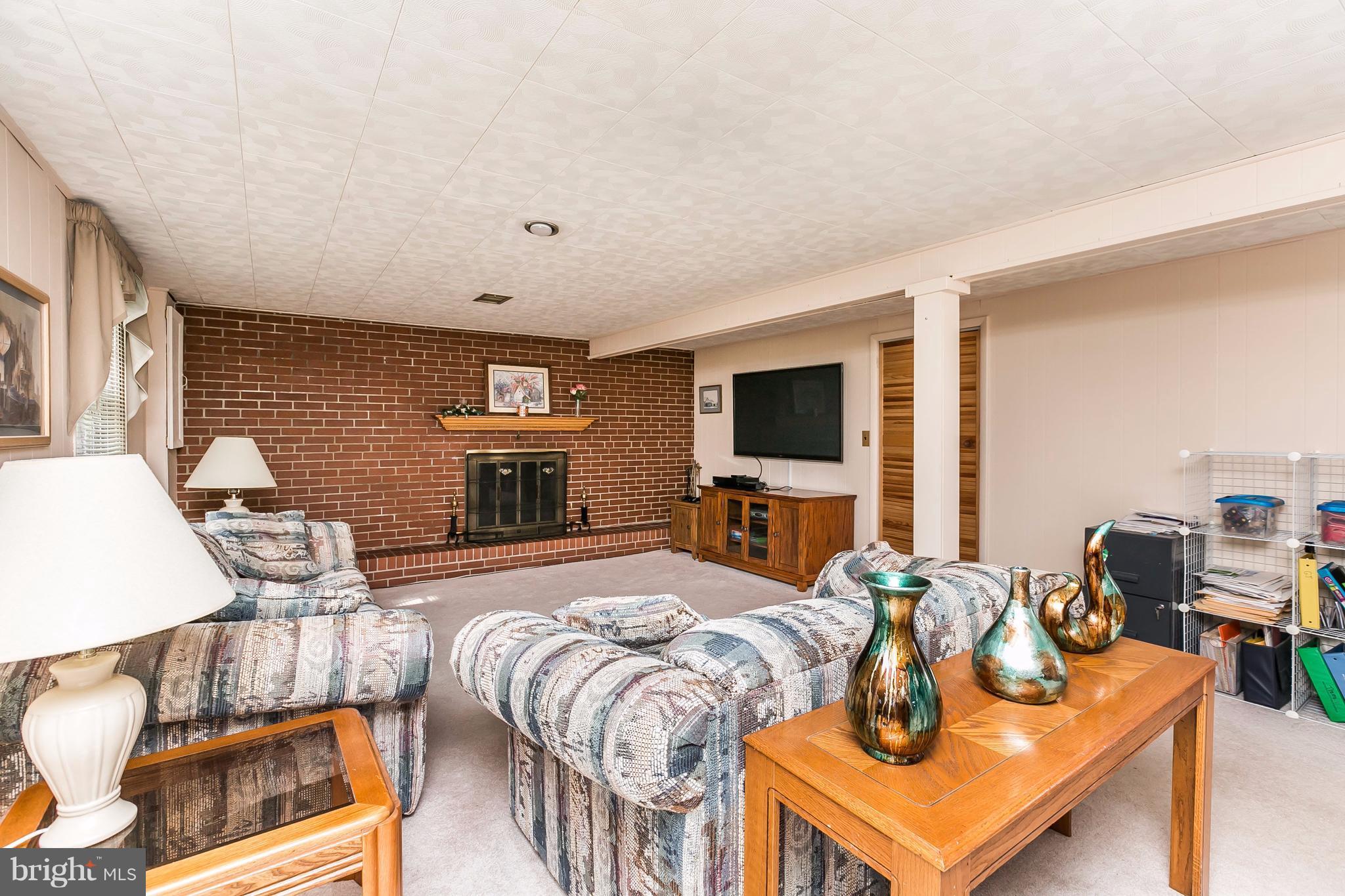 117 Northway Road Reisterstown, MD 21136 - Photo 16 of 25 COZY FAMILY ROOM