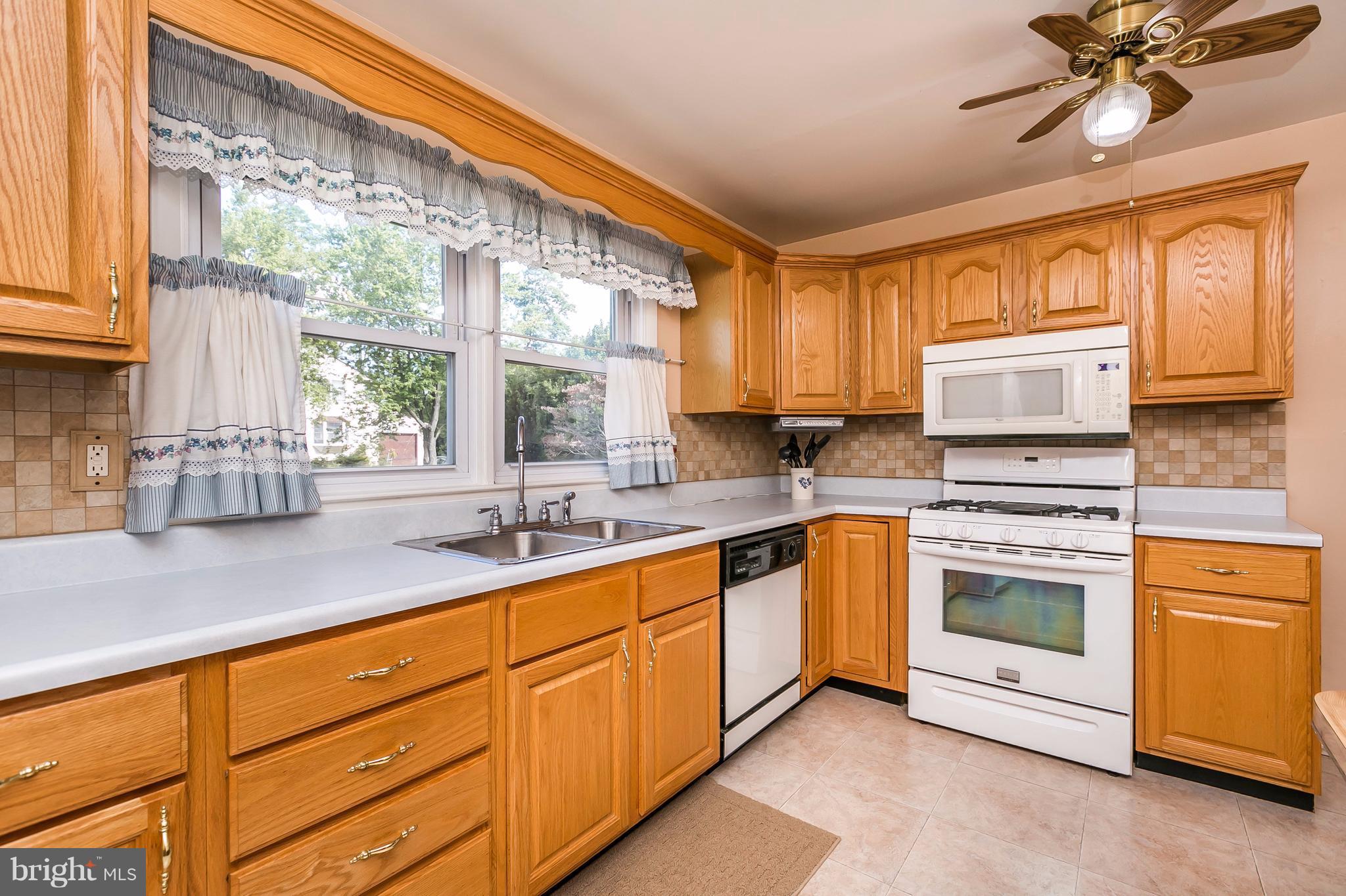 117 Northway Road Reisterstown, MD 21136 - Photo 3 of 25 UPDATED KITCHEN W/APPLIANCES