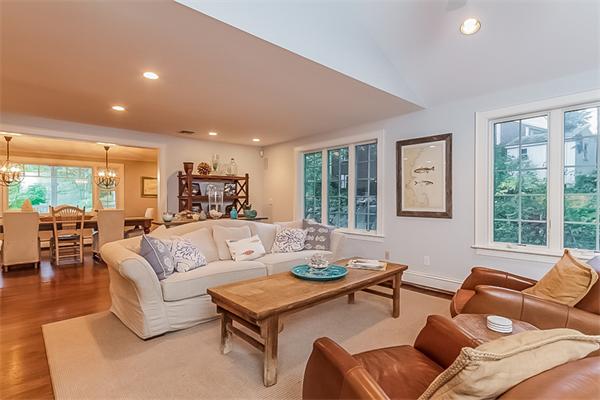 4 Bradlee Road Marblehead, MA 01945 - Photo 3 of 25