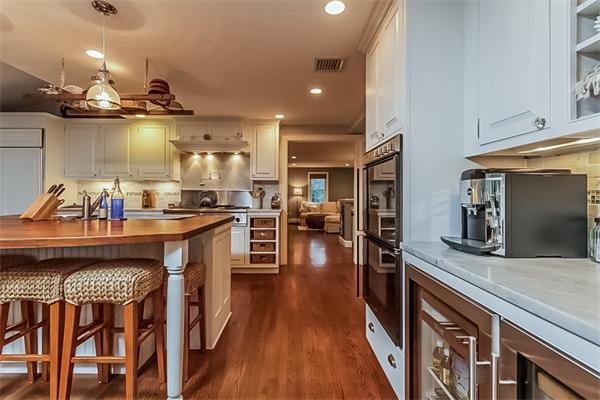 4 Bradlee Road Marblehead, MA 01945 - Photo 6 of 25