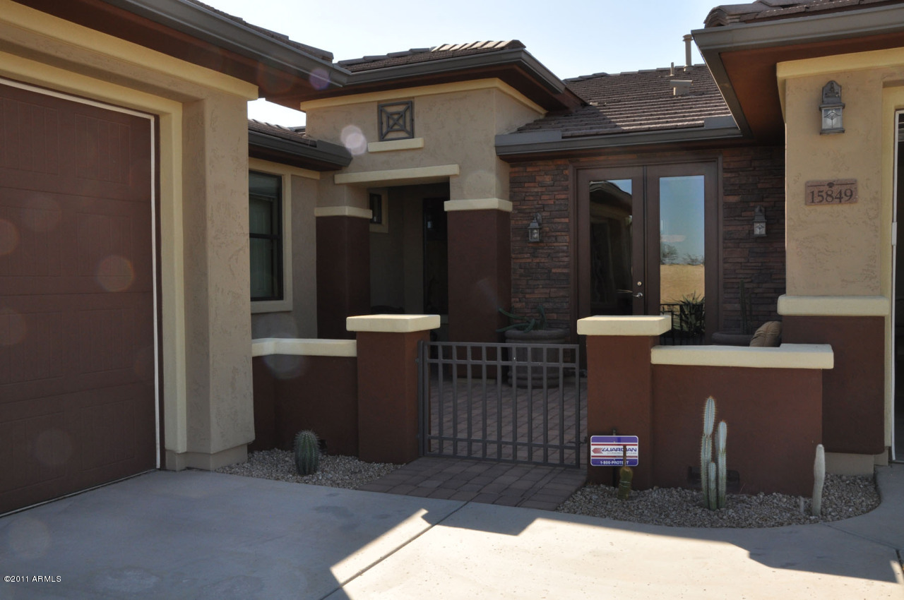 15849 West Berkeley Road Goodyear, AZ 85395 - Photo 5 of 37 Courtyard Entry