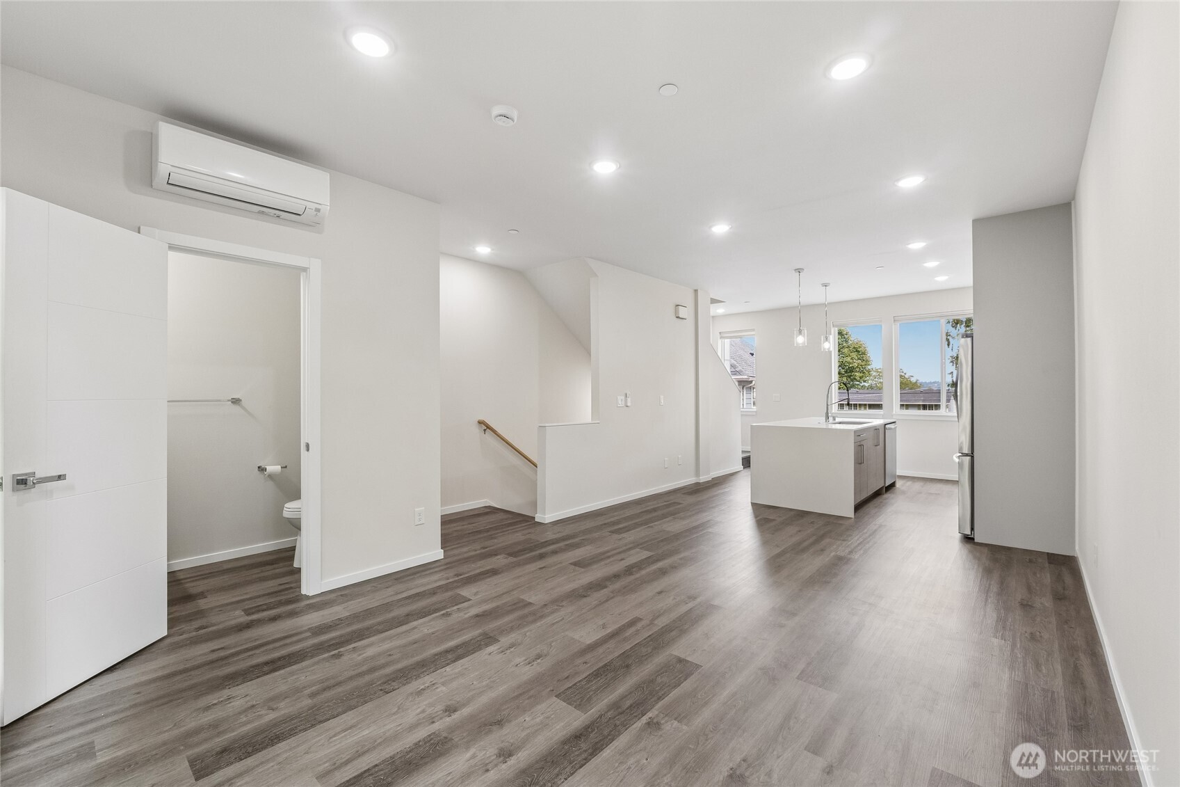 4549 Renton Street South, Unit D Seattle, WA 98108 - Photo 5 of 28 Gallery Image 5