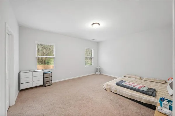 a view of livingroom with furniture